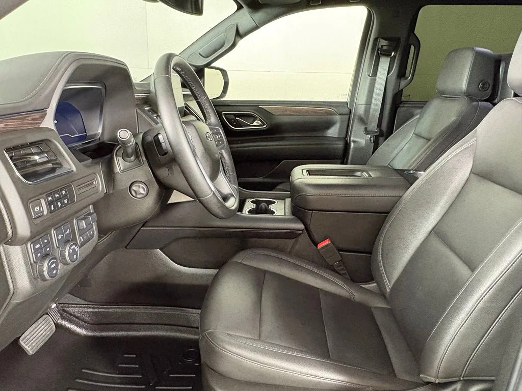 Used 2023 Beige Chevrolet Z71 image 26