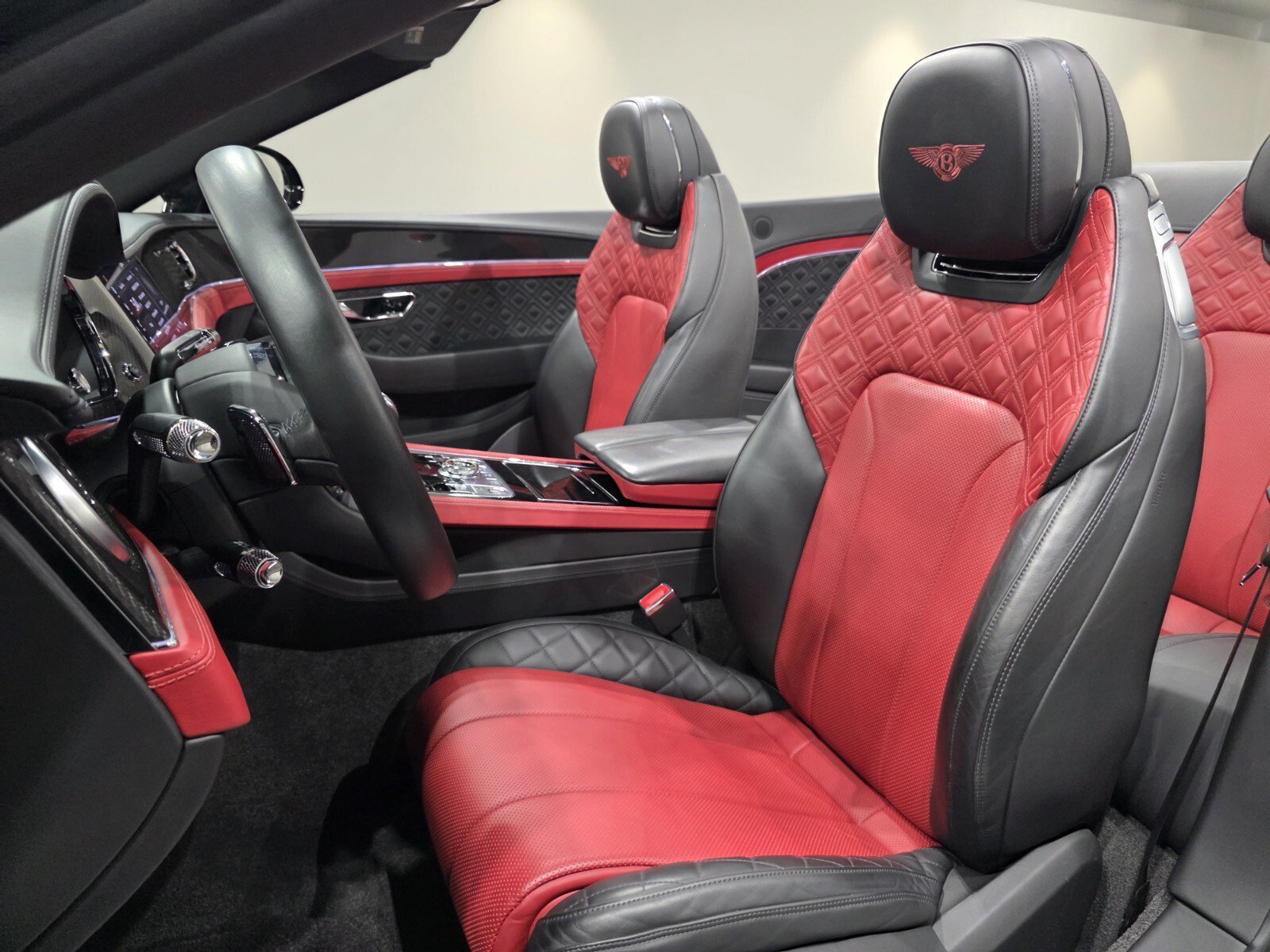 Used 2023 Beluga Bentley GT Azure image 9