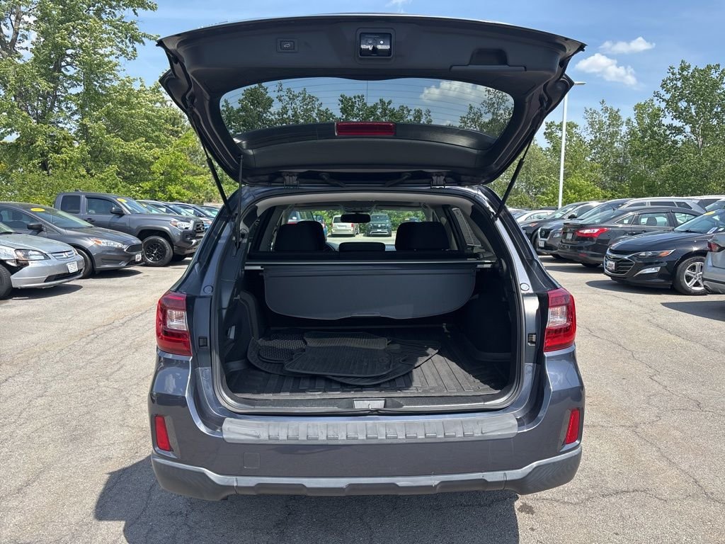 Used 2017 Gray Subaru 2.5i Premium image 7