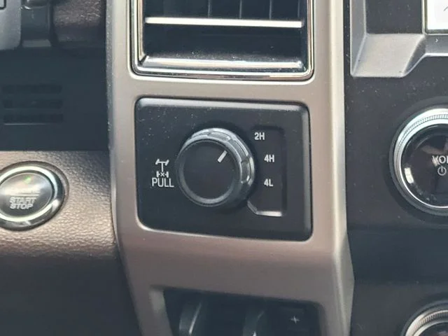 Used 2020  Ford XL image 18