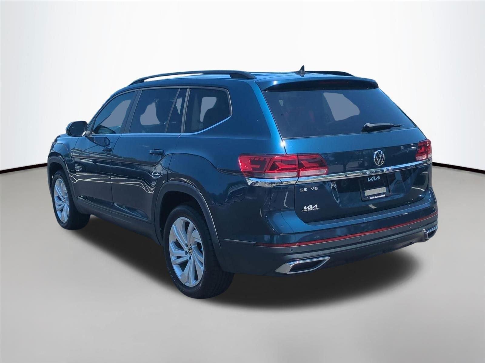 Used 2021 Tourmaline Blue Metallic Volkswagen 3.6L V6 SE w/Technology image 4