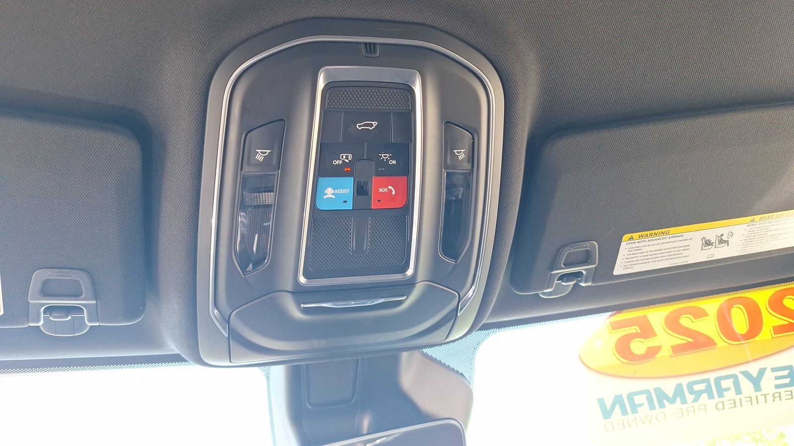 Used 2025 Black Jeep Laredo image 26