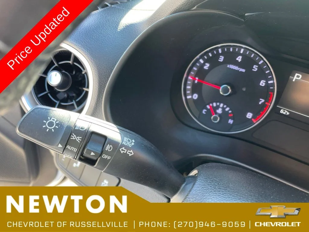 Used 2023 White Kia GT-Line image 16