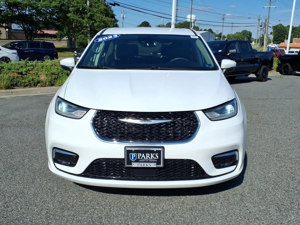 Used 2023 White Chrysler Touring L image 25