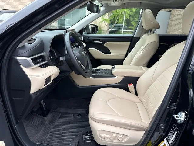 Used 2023 Black Toyota XLE image 11