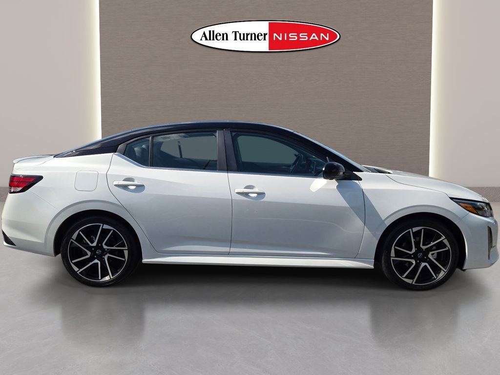 Used 2025 White Nissan SR image 5