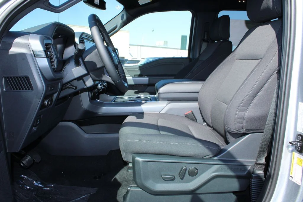 New 2026 Iconic Silver Metallic Ford XLT image 38