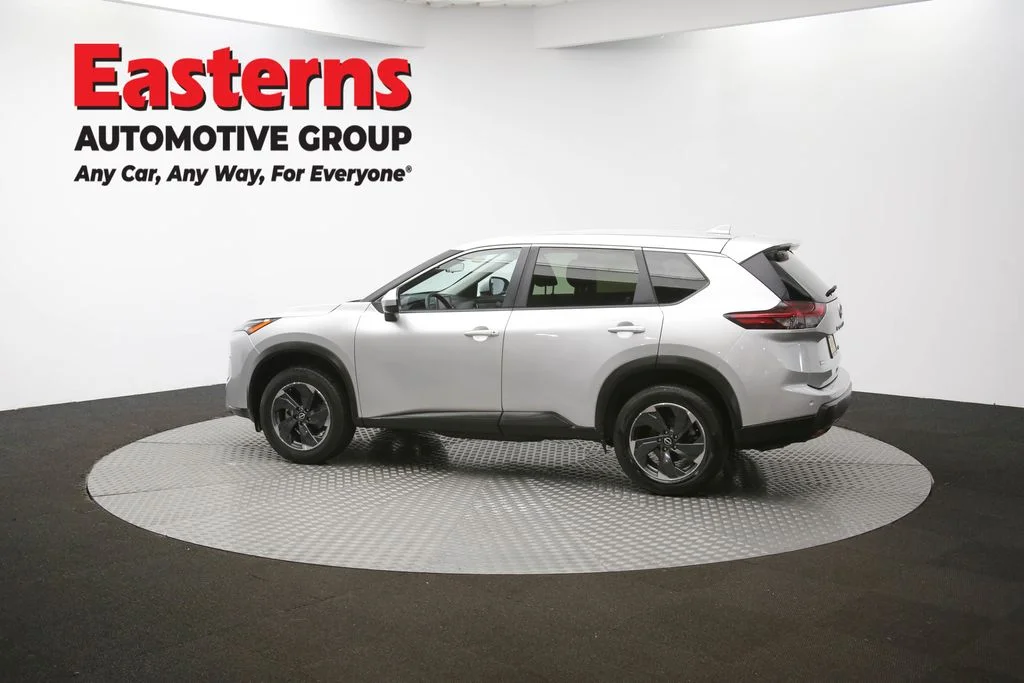 Used 2024 Silver Nissan SV image 61