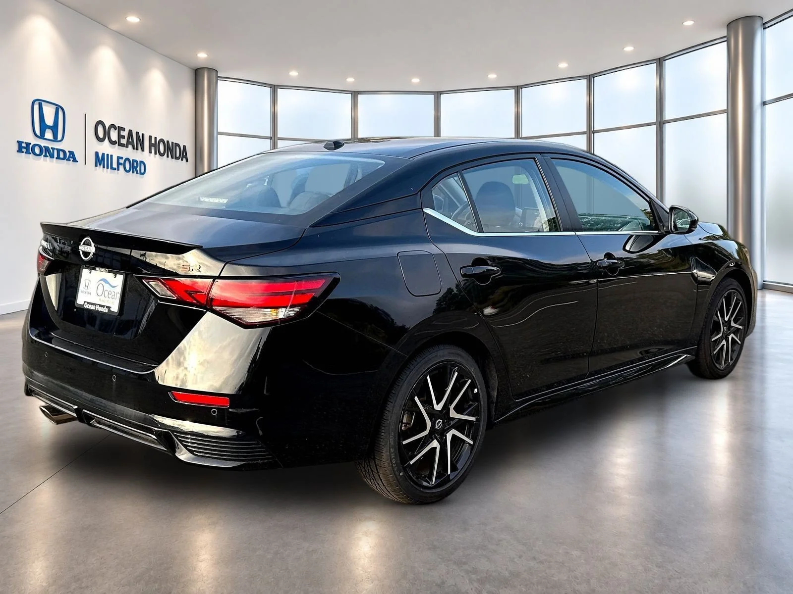 Used 2025 Super Black Nissan SR image 5