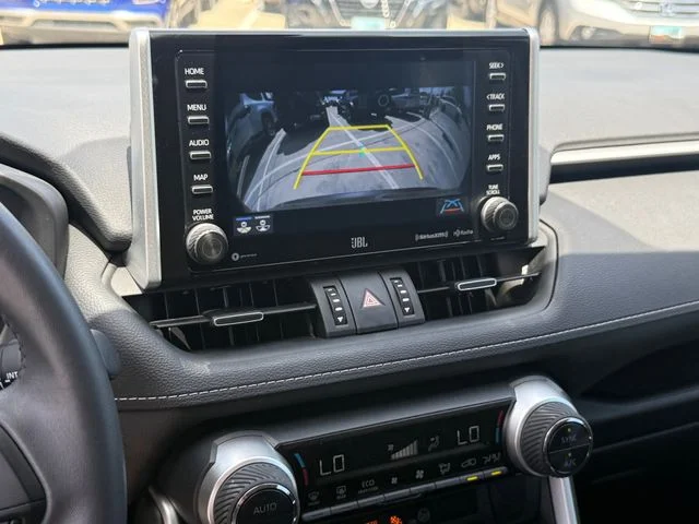 Certified Used 2021 BLUEPRINT Toyota XLE Premium image 18