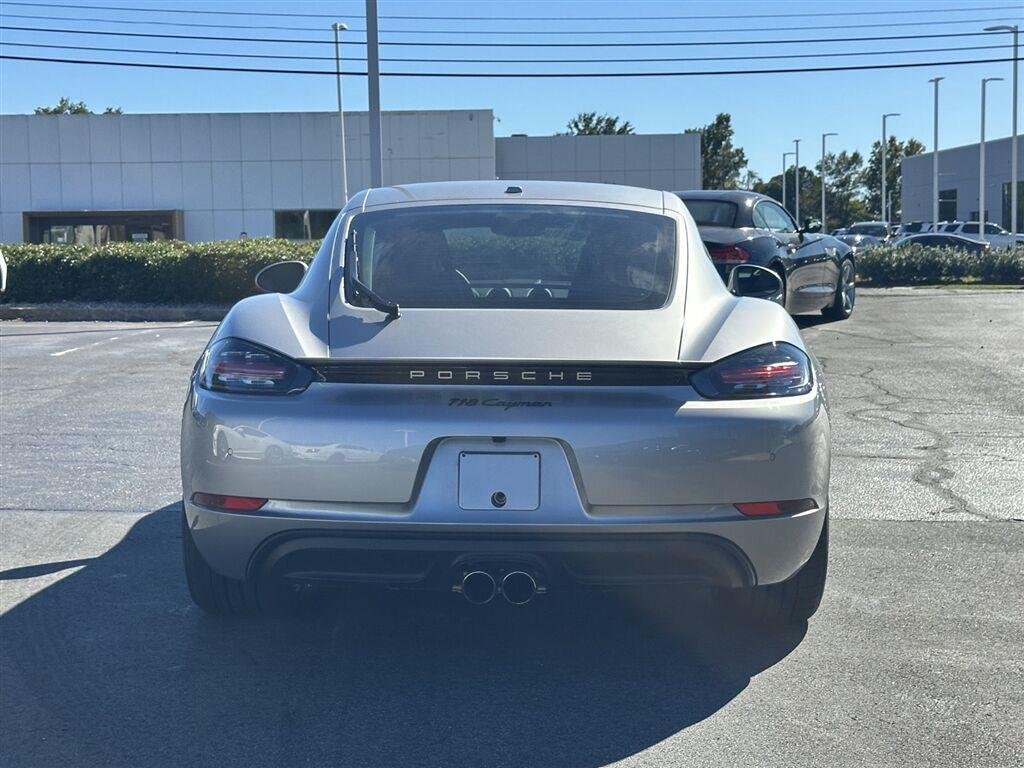 Used 2024  Porsche Style Edition image 4