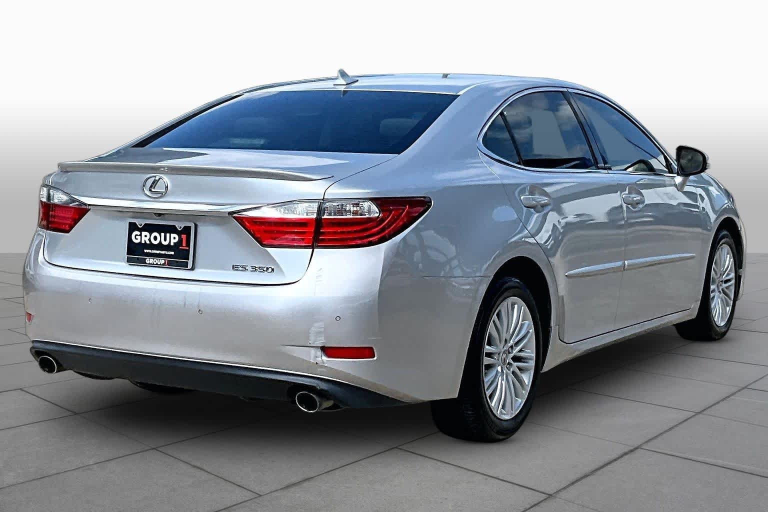 Used 2013 Silver Lining Metallic Lexus 4dr Sdn image 12