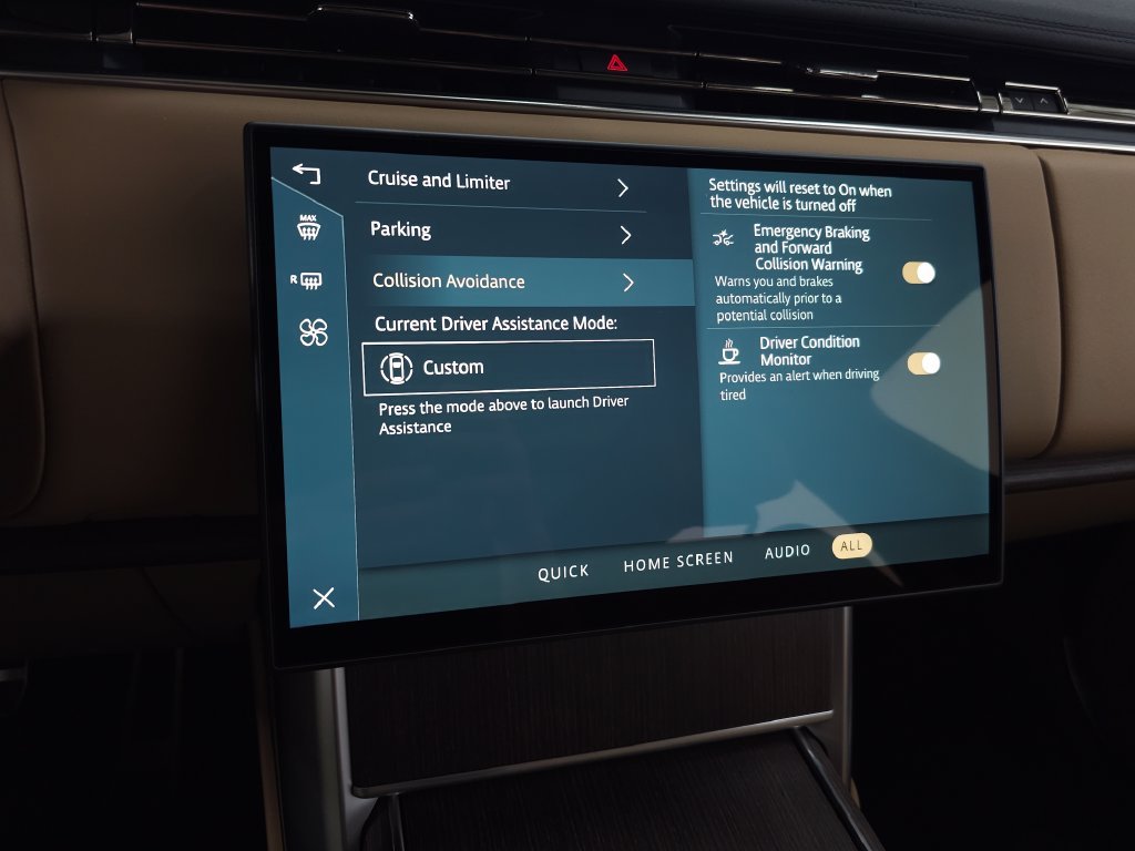 New 2026 Santorini Black Land Rover SE image 26