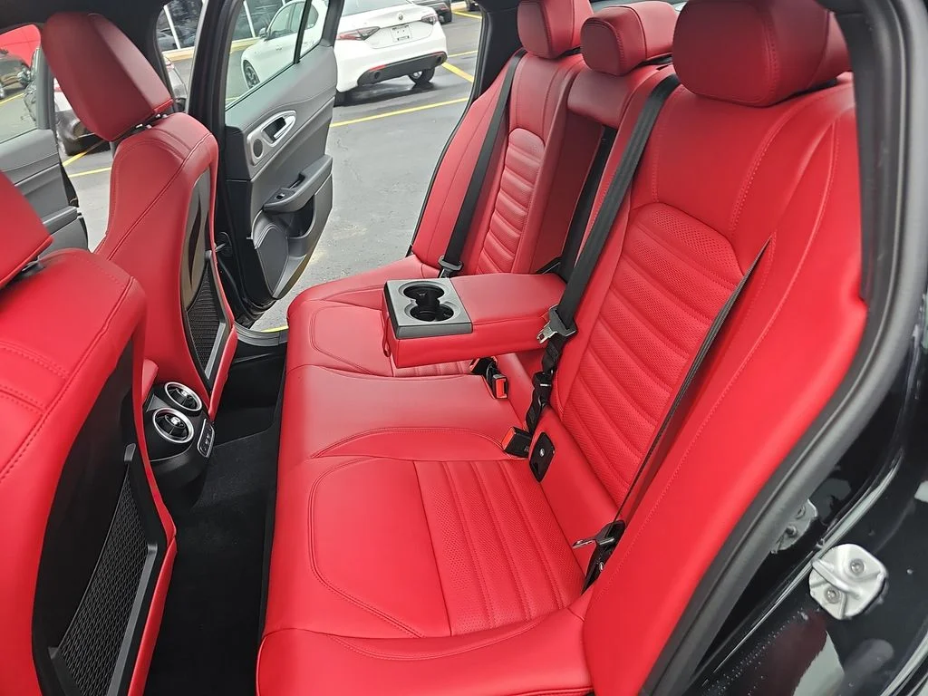 New 2026 Vulcano Black Metallic Exterior Paint Alfa Romeo Veloce image 13