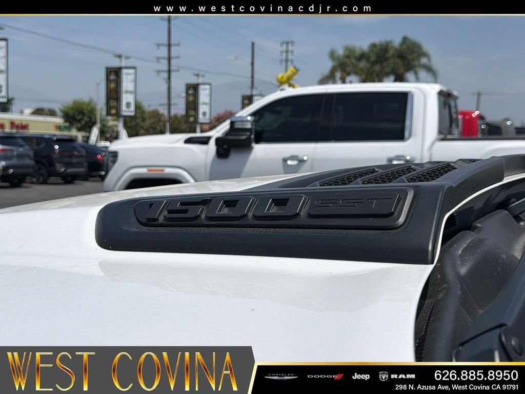 New 2025 Bright White Clear-Coat Exterior Paint RAM Laramie image 22