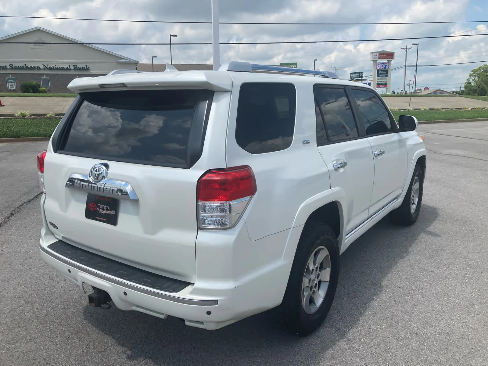 Used 2013 Blizzard Pearl Metallic Toyota SR5 image 7