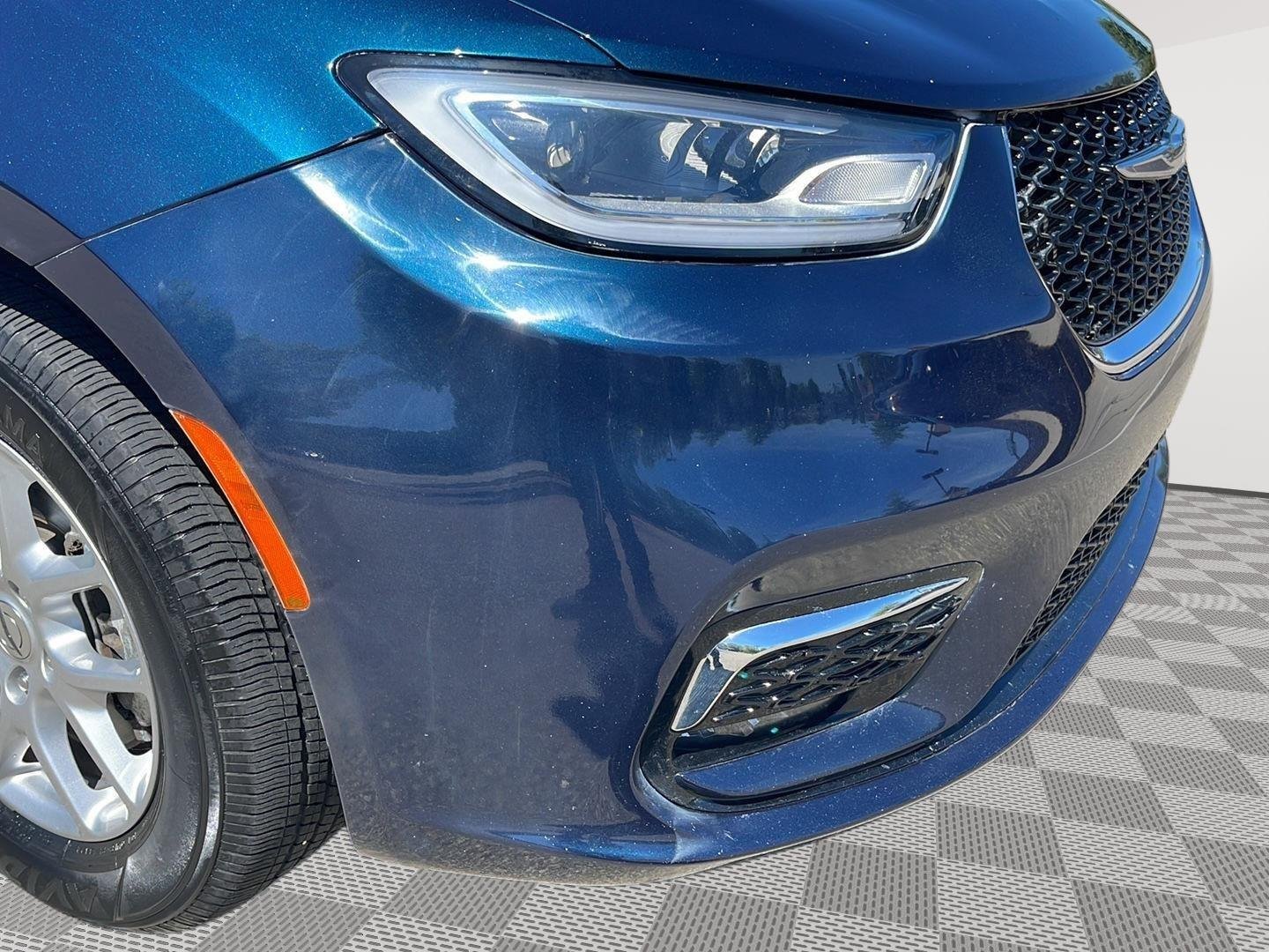2023 Chrysler Pacifica Touring L - Photo 11