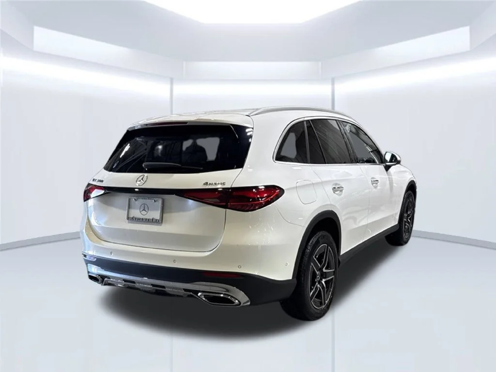 New 2027 Polar White Mercedes-Benz GLC 300 image 40