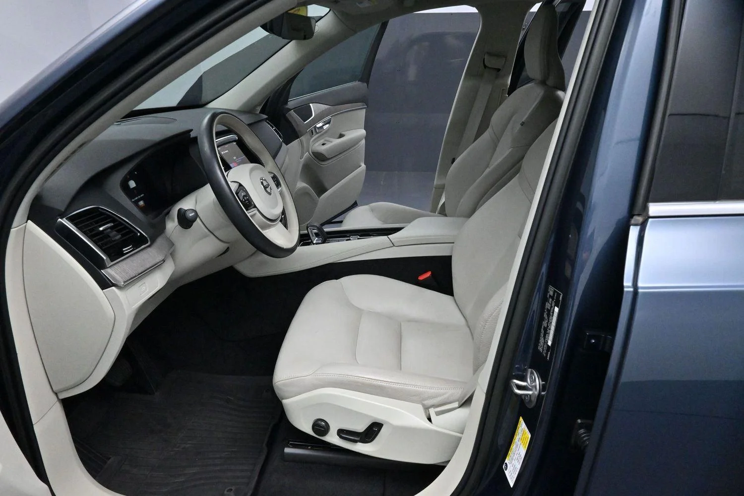 Used 2023 Blue Volvo Plus image 14