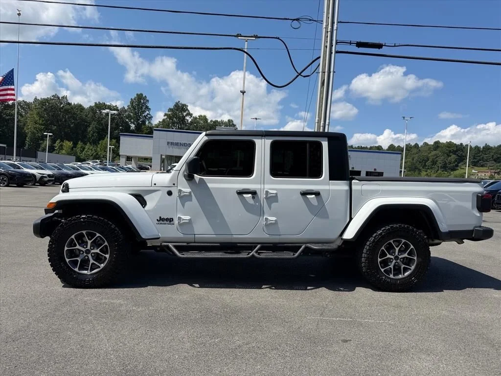 Used 2024 White Jeep Sport S image 4