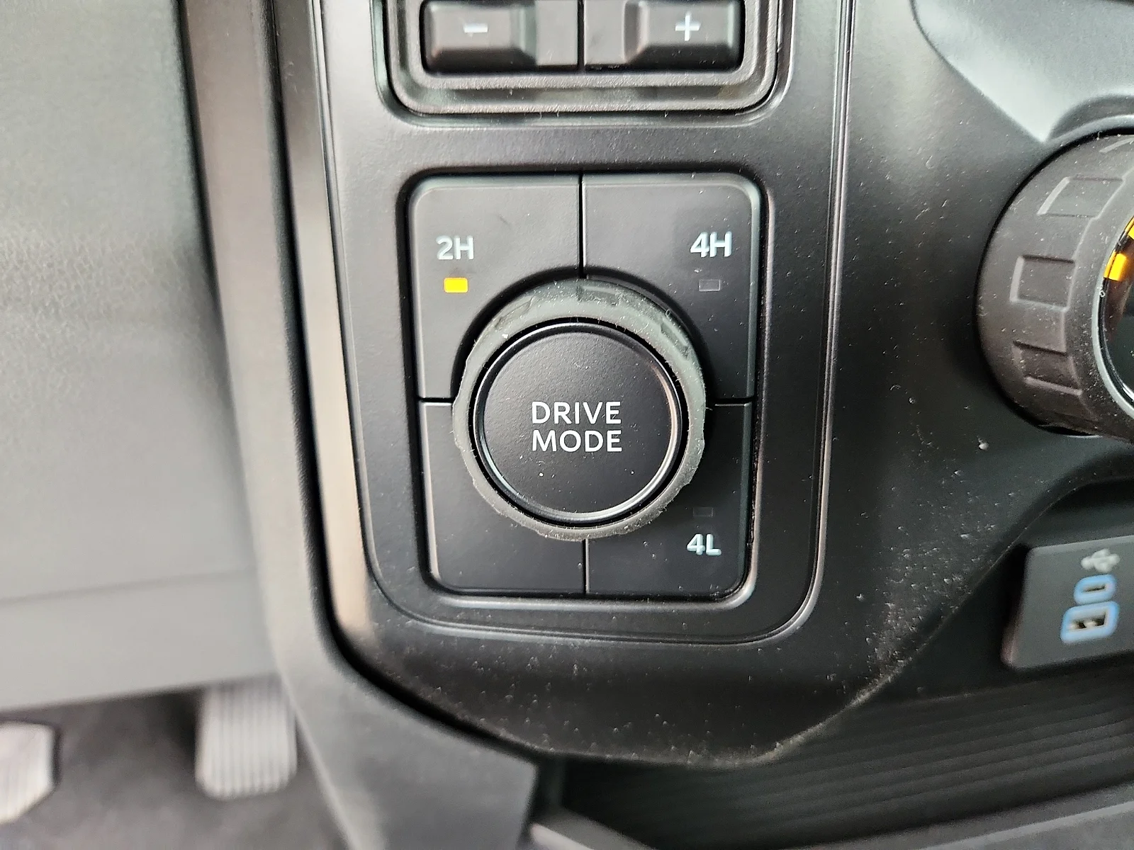 New 2026 Oxford White Ford F-350® XLT image 20