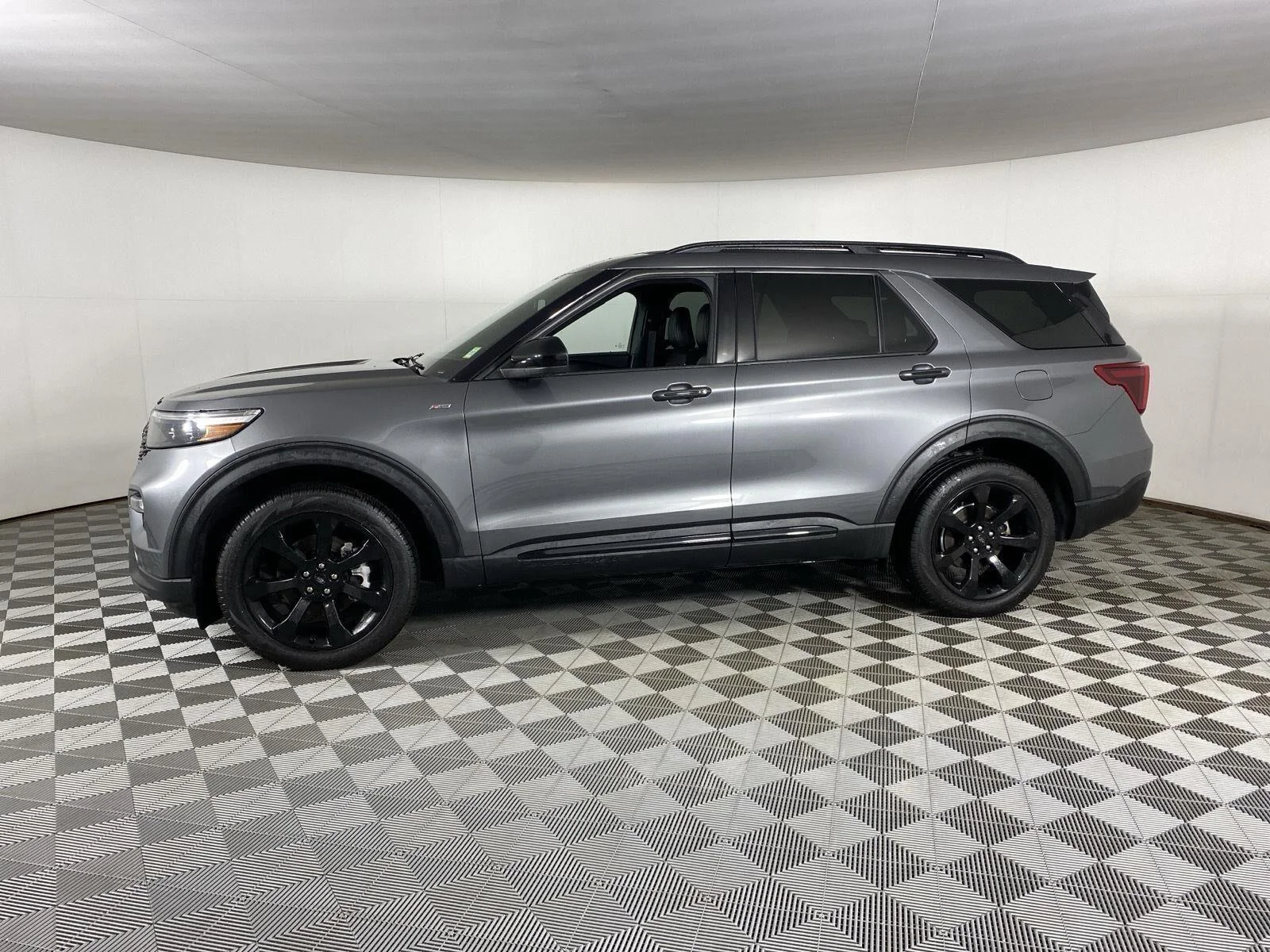 Used 2023 Carbonized Gray Ford ST-Line image 16