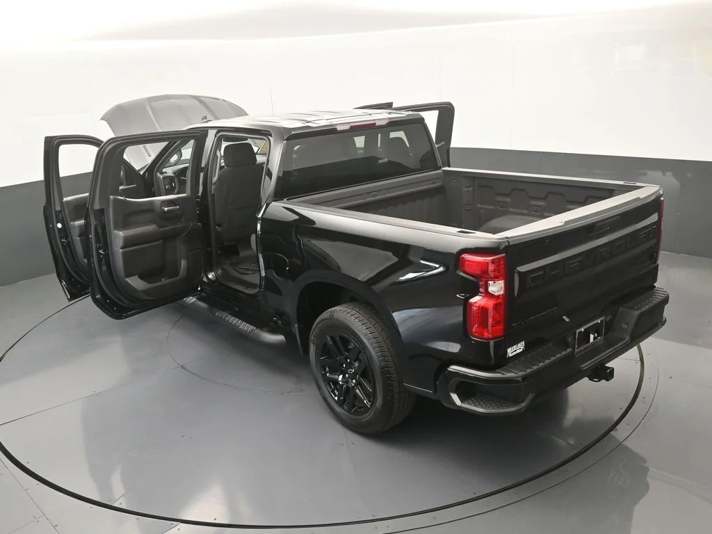 Used 2025 Black Chevrolet Custom image 68