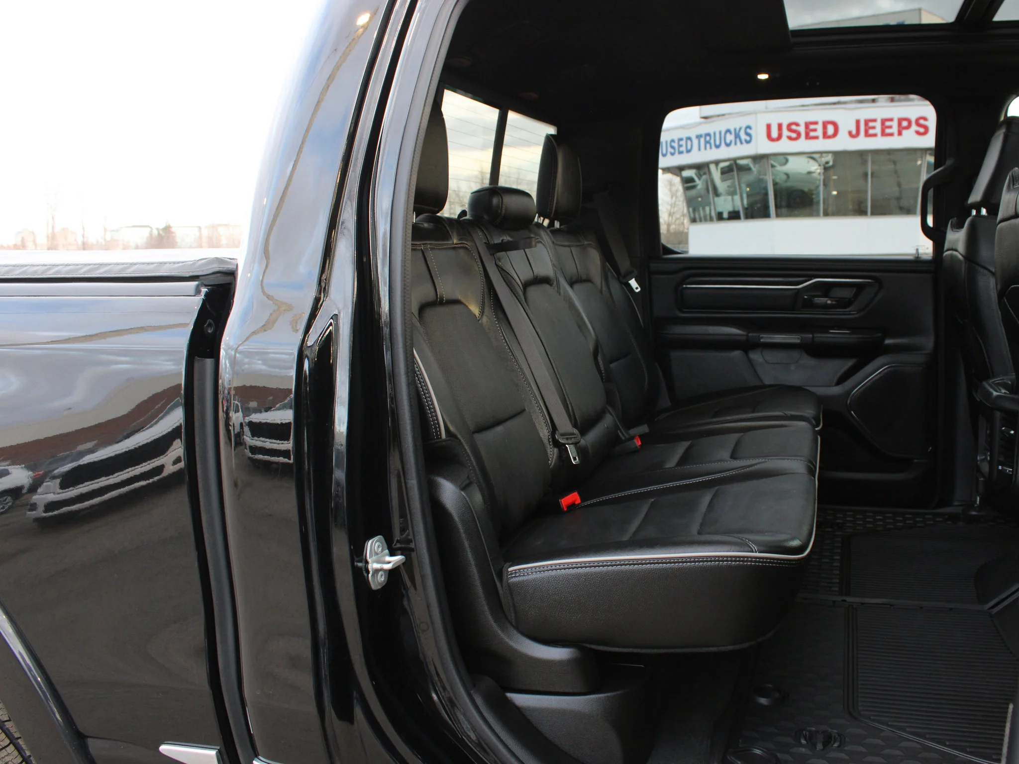 Certified Used 2023 Black RAM Limited * No Accidents | HEMI V8 | Alpine | Heated Seats | Apple CarPlay | Tonneau Cover image 19