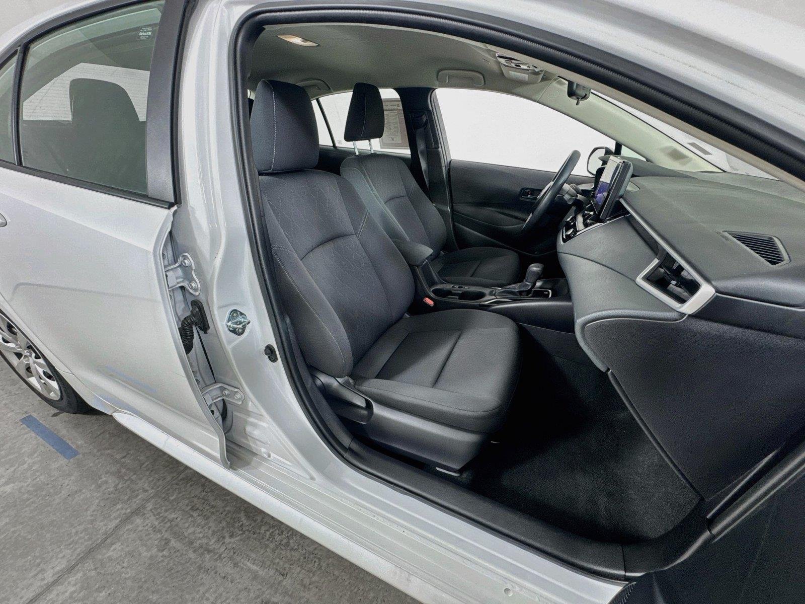 Used 2025 Wind Chill Pearl Toyota LE image 26