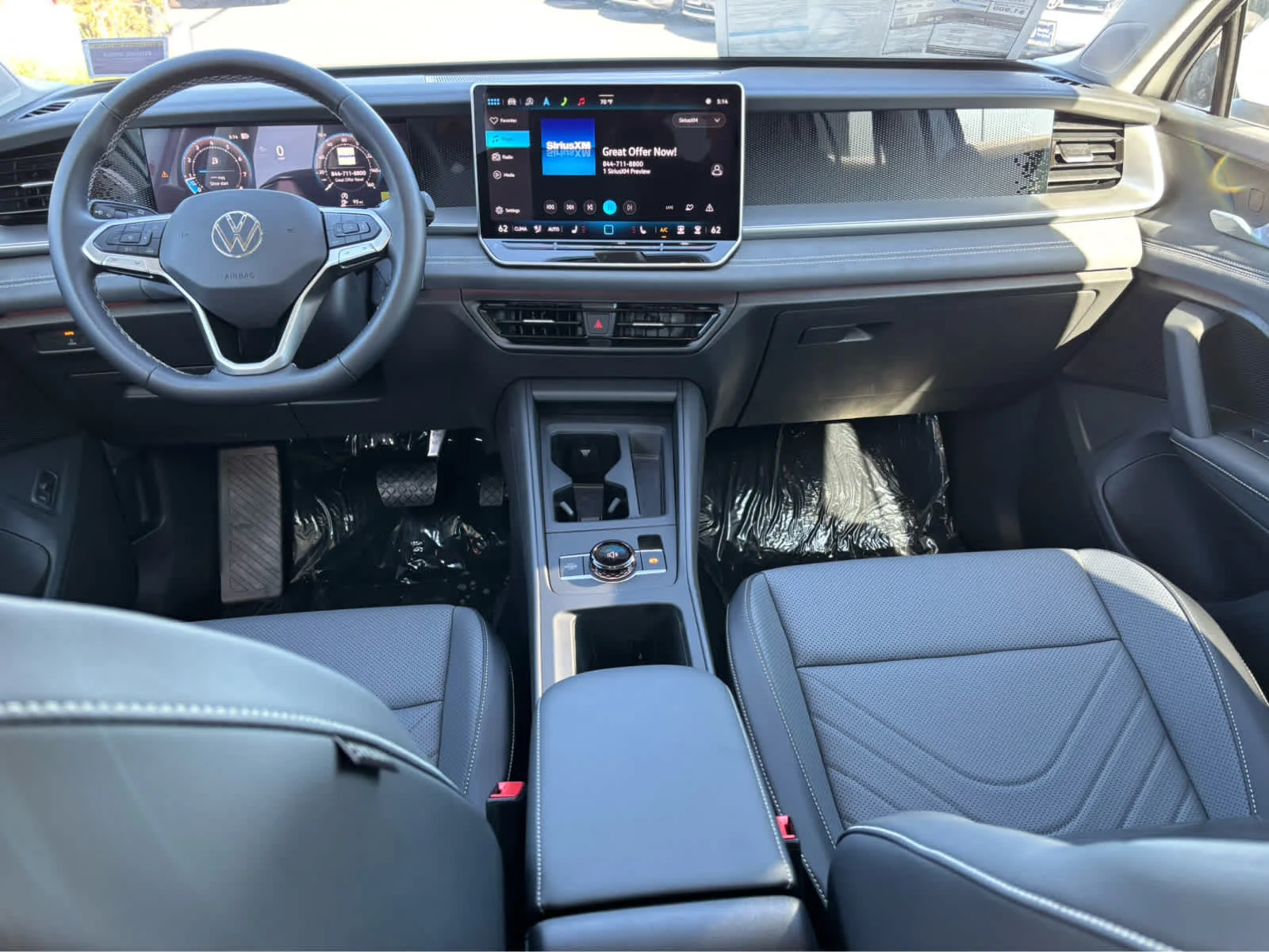 New 2026 PURE WHITE Volkswagen SE image 11