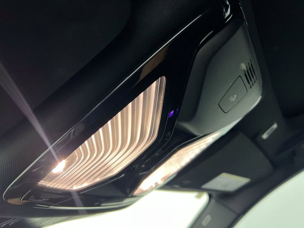 2022 BMW 5 Series 540i - Photo 18