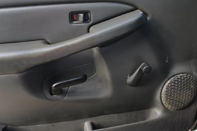 Used 2005 White Chevrolet Work Truck image 7