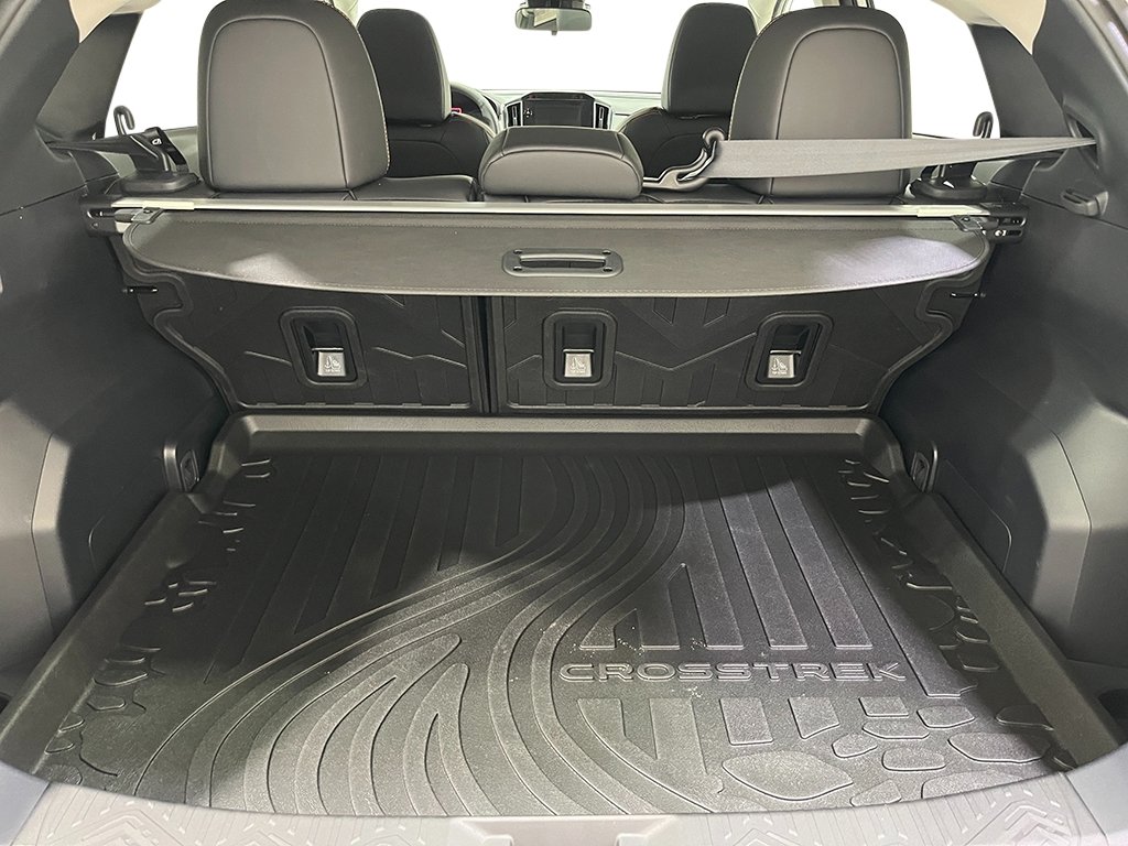 New 2026 CRYSTAL WHITE PEARL Subaru Limited image 26