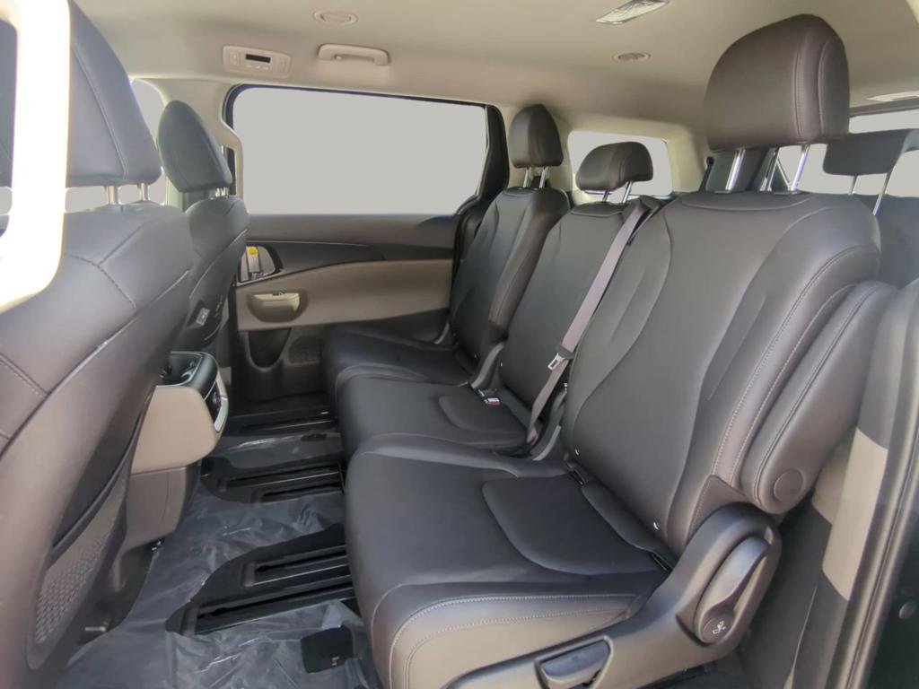 2026 Kia Carnival LXS - Photo 17