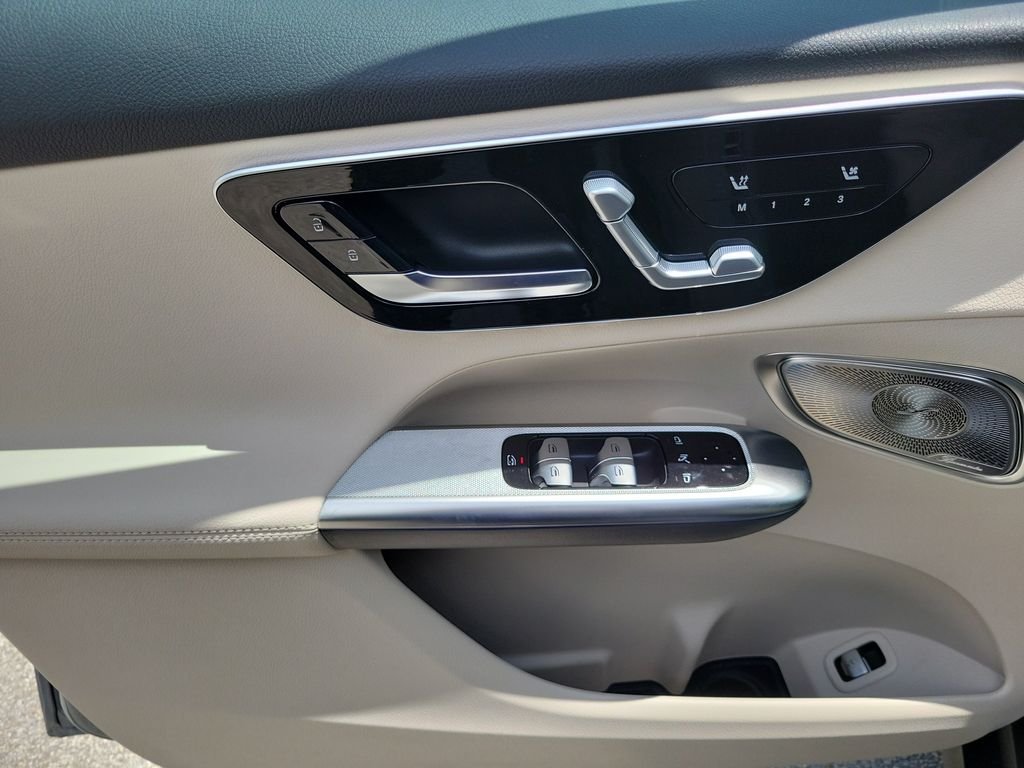 New 2027 MANUFAKTUR Alpine Grey Mercedes-Benz GLC 300 image 16
