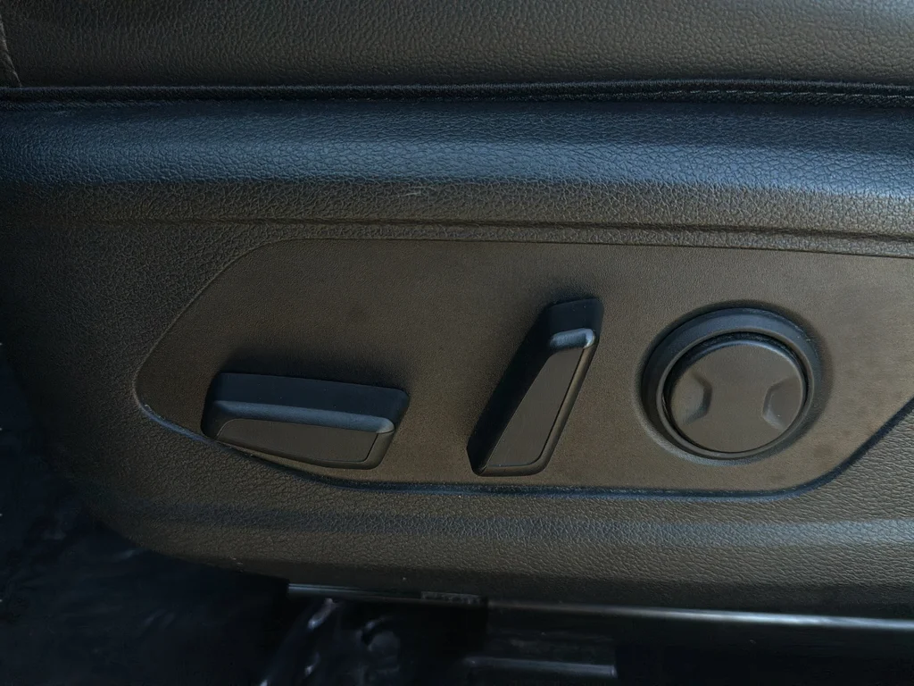 Certified Used 2023 Jungle Green Kia X-Line image 10