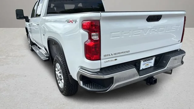 Used 2025 Summit White Chevrolet LT image 35