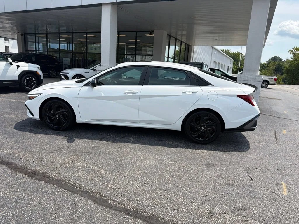 Used 2026 White Hyundai SEL Sport Premium image 9