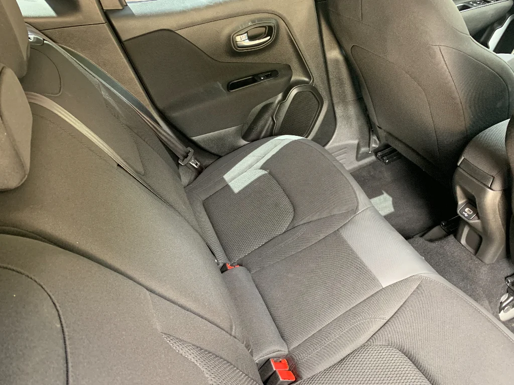 Used 2021 Black Clearcoat Jeep Latitude image 25