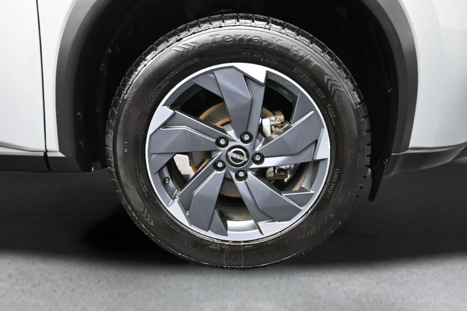Used 2025 Silver Nissan SV image 23