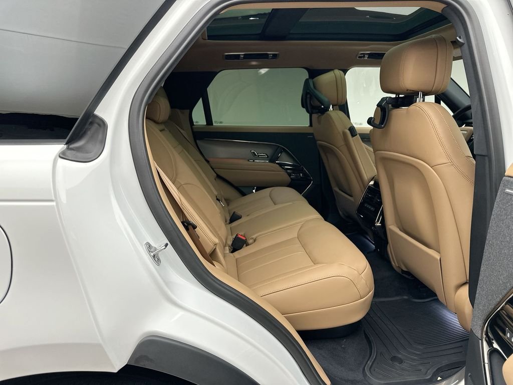 New 2026 Fuji White Land Rover SE image 15
