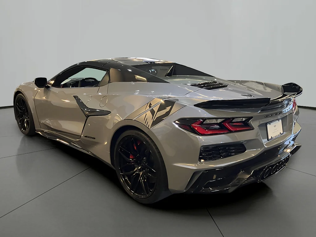 Used 2024 Sea Wolf Gray Tricoat Chevrolet Z06 image 3