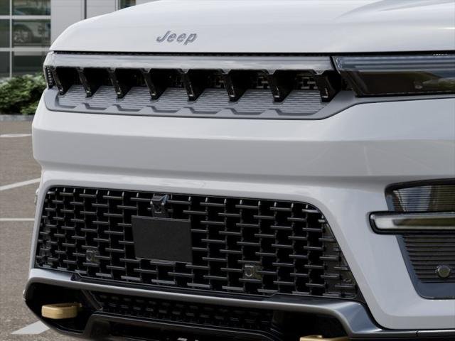 New 2026 Bright White Clear-Coat Exterior Paint Jeep 85th Anniversary Edition image 37