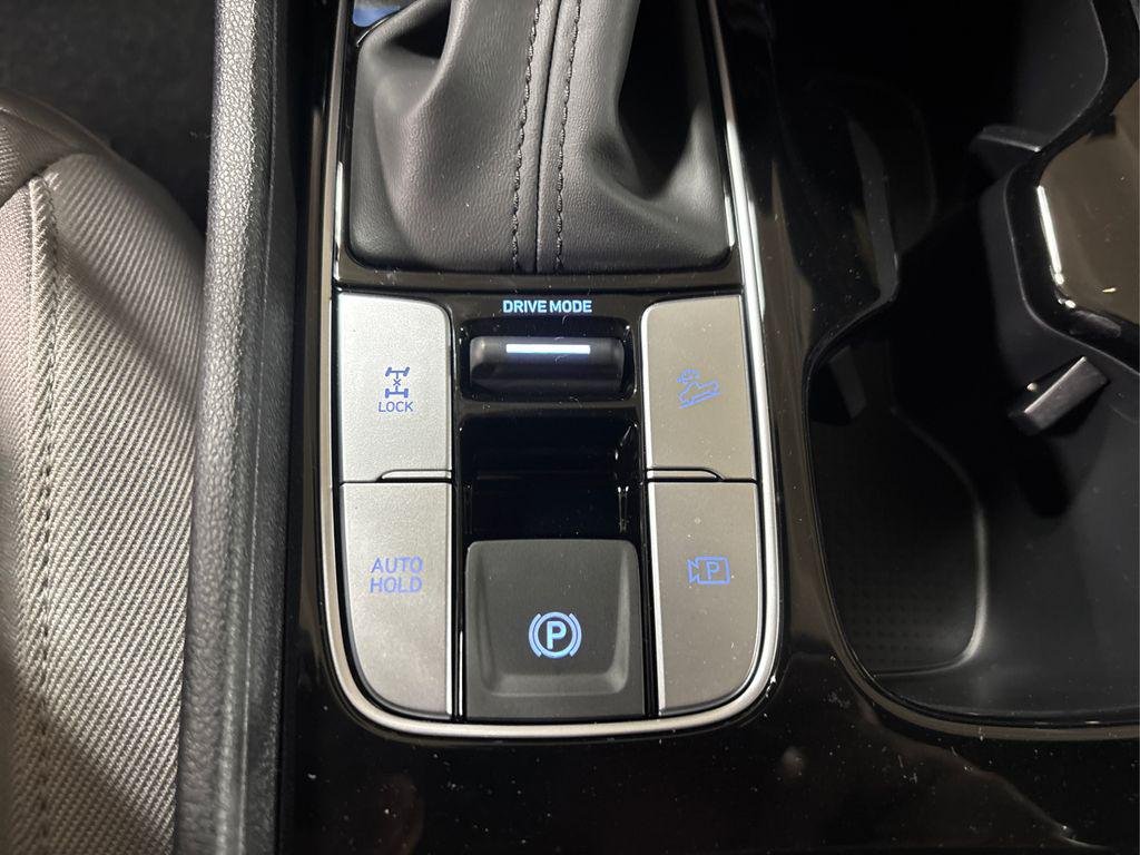 New 2026 Black Hyundai SE AWD image 16