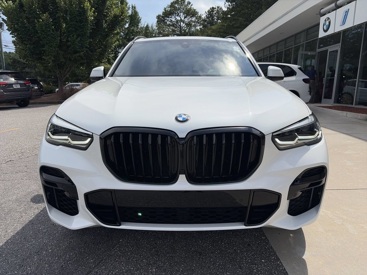Used 2023 Mineral White Metallic BMW sDrive40i image 10