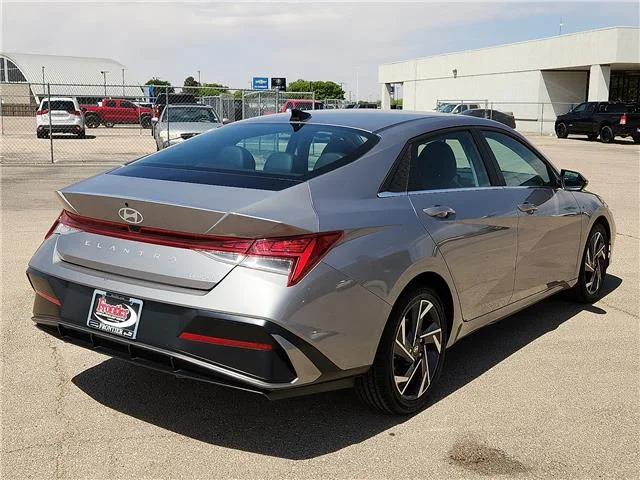 Used 2025 Gray Hyundai Limited (IVT) image 4