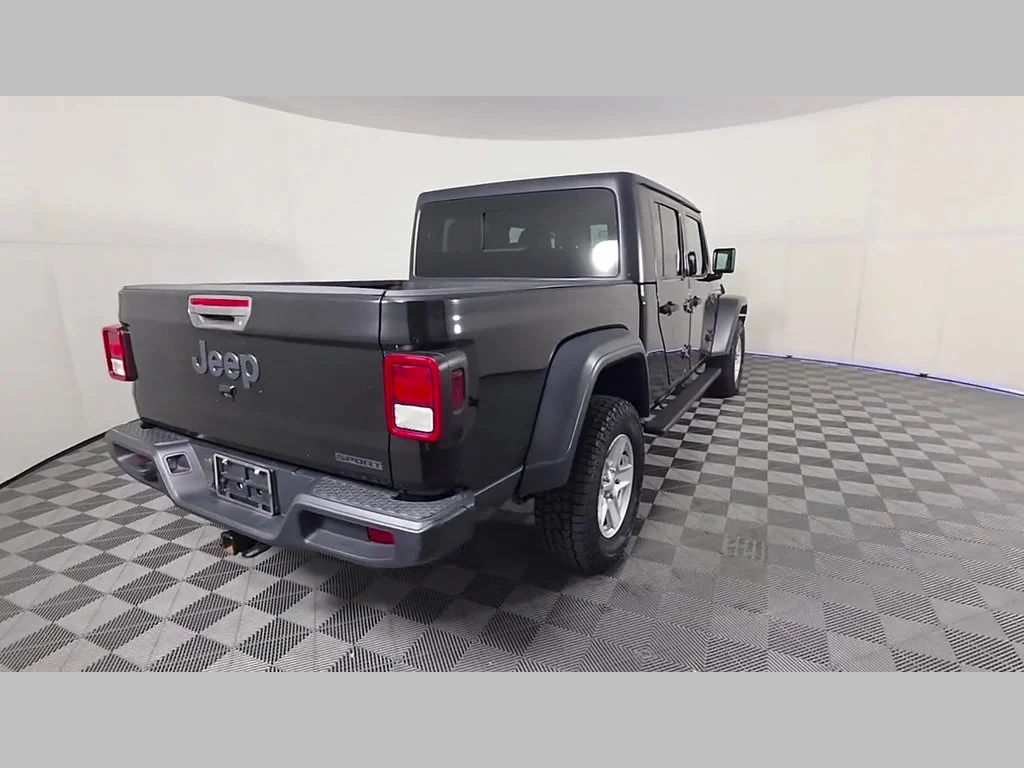 Used 2020 Black Clearcoat Jeep Sport S image 41