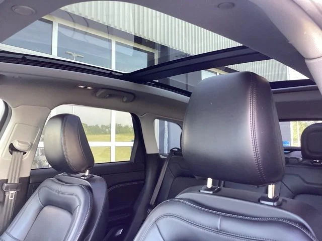 Used 2022 Blue Lincoln Standard image 26