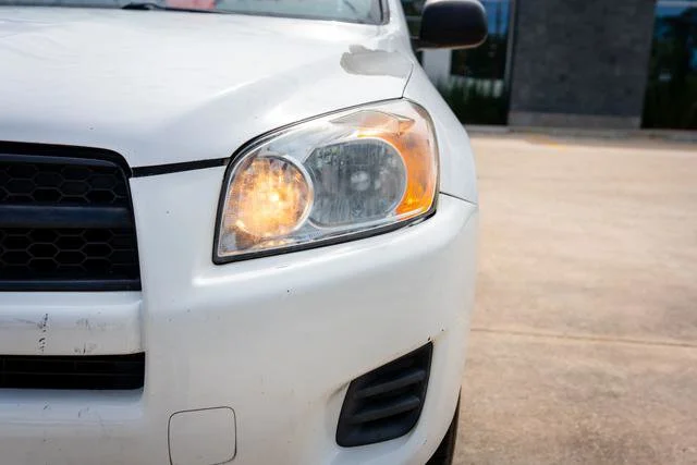 Used 2012 Super White Toyota Base image 4