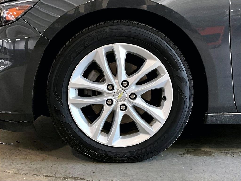 Used 2018 Gray Chevrolet LT image 7